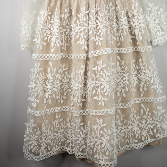 Ivy City Co Sicily White Lace Dress with Champagne Lining Size small bridal wed - Picture 7 of 12